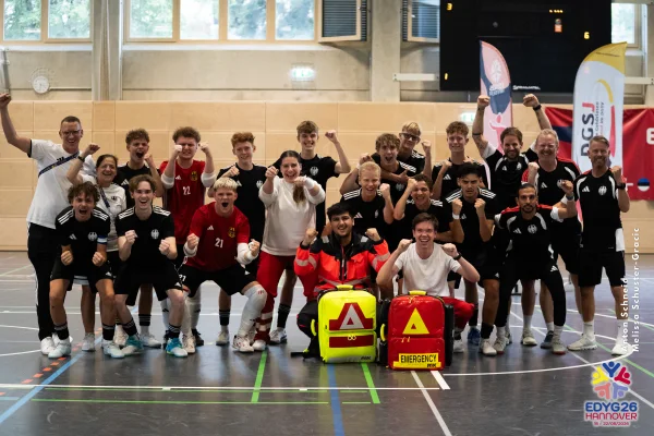 2026-08-22_Futsal_Siegerhrung-05.jpg
