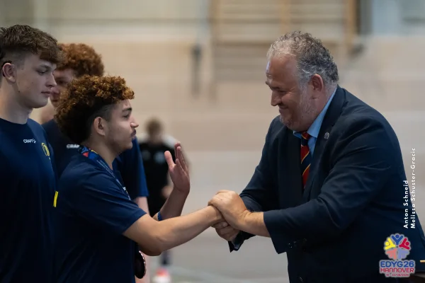 2026-08-22_Futsal_Siegerhrung-25.jpg