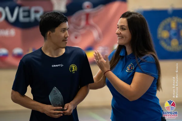 2026-08-22_Futsal_Siegerhrung-15.jpg