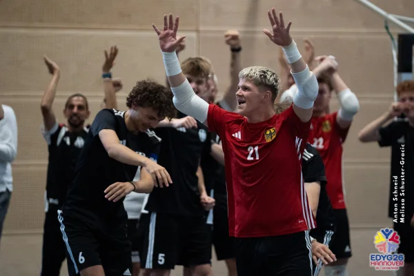 2026-08-22_Futsal_Siegerhrung-16.jpg