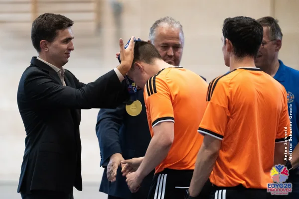 2026-08-22_Futsal_Siegerhrung-07.jpg